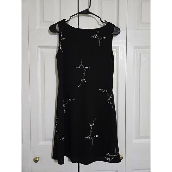 Denial small women's black and white floral dress with sheer overlay - Picture 1 of 8